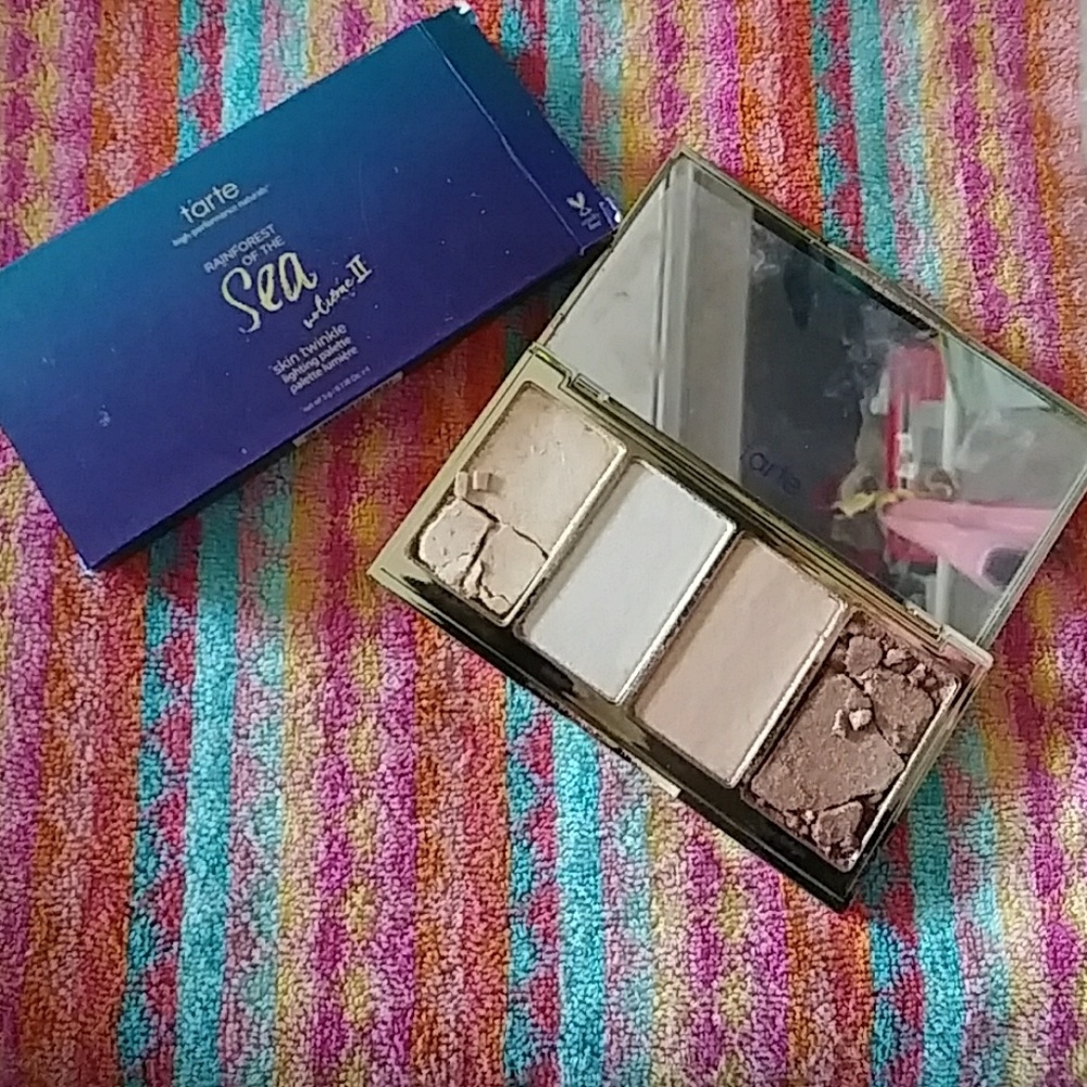 Tarte rainforest of the sea highlighter pallet